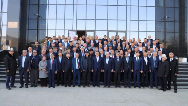 Встреча ветеранов ГКНБ в новом здании штаб-квартиры спецслужбы - Sputnik Кыргызстан