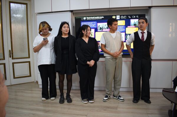 Поэтический вечер, посвященный 130-летию Есенина - Sputnik Кыргызстан