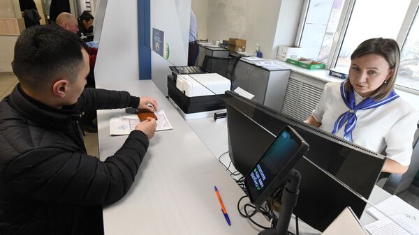 Выдача разрешения на работу в России иностранным гражданам - Sputnik Кыргызстан