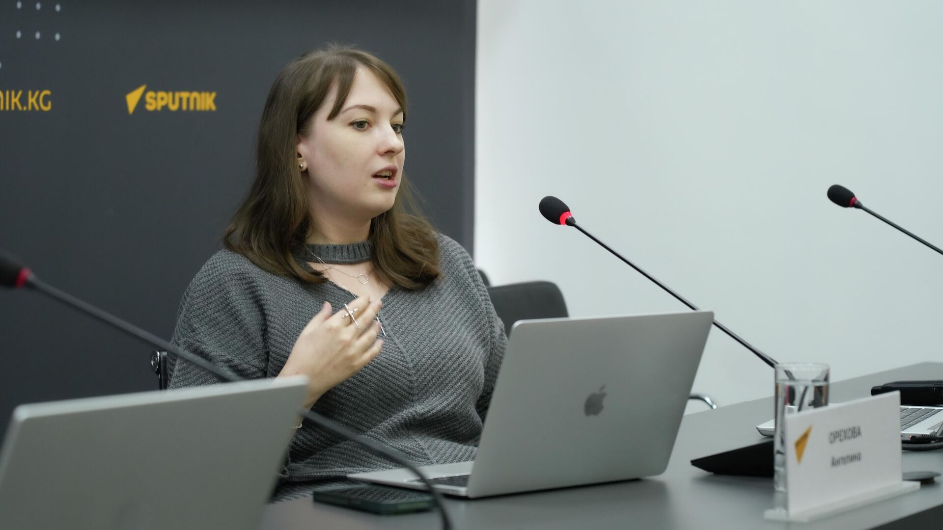 SputnikPro: Live-репортаж: как вести текстовую трансляцию, чтобы читали именно вас  - Sputnik Кыргызстан, 1920, 16.10.2025