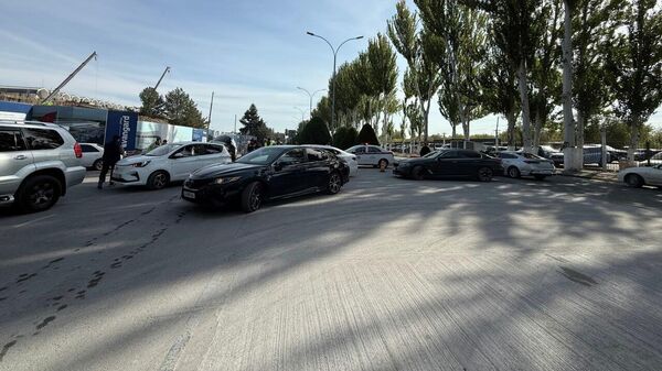 Введение ограничений на движение авто в аэропорту Манас - Sputnik Кыргызстан