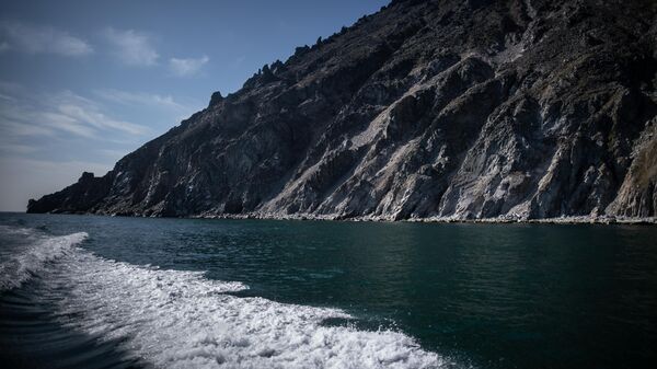 Мыс Дежнева на Чукотке в Беринговом проливе. Архивное фото - Sputnik Кыргызстан