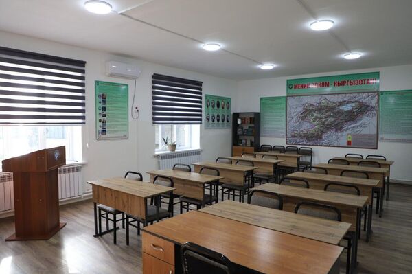 Там провели капитальный ремонт зданий, построили объекты инфраструктуры, создали комфортные условия для несения службы и проживания - Sputnik Кыргызстан