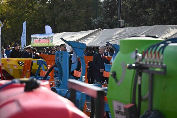 Касымалиев также принял участие в агропромышленной выставке &quot;АгроТехЭкспо —2025&quot; - Sputnik Кыргызстан