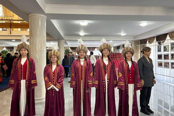 В программе фестиваля восемь спектаклей, представленных театрами разных стран - Sputnik Кыргызстан