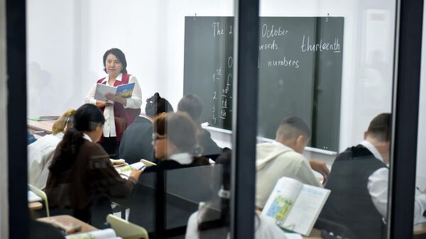 Открытие филиала школы на базе жилого комплекса Мурас в Бишкеке - Sputnik Кыргызстан