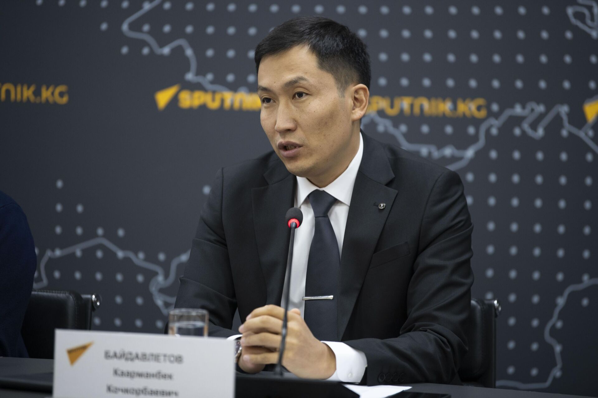 Заместитель министра здравоохранения Каарманбек Байдавлетов - Sputnik Кыргызстан, 1920, 21.10.2025