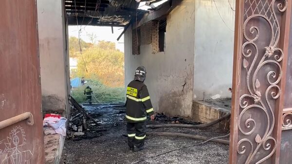 Ошто өрттөн беш баласы менен каза болгон  - Sputnik Кыргызстан