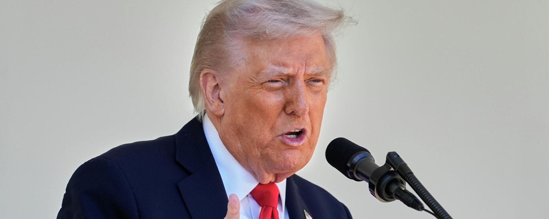 Президент США Дональд Трамп - Sputnik Кыргызстан, 1920, 22.10.2025