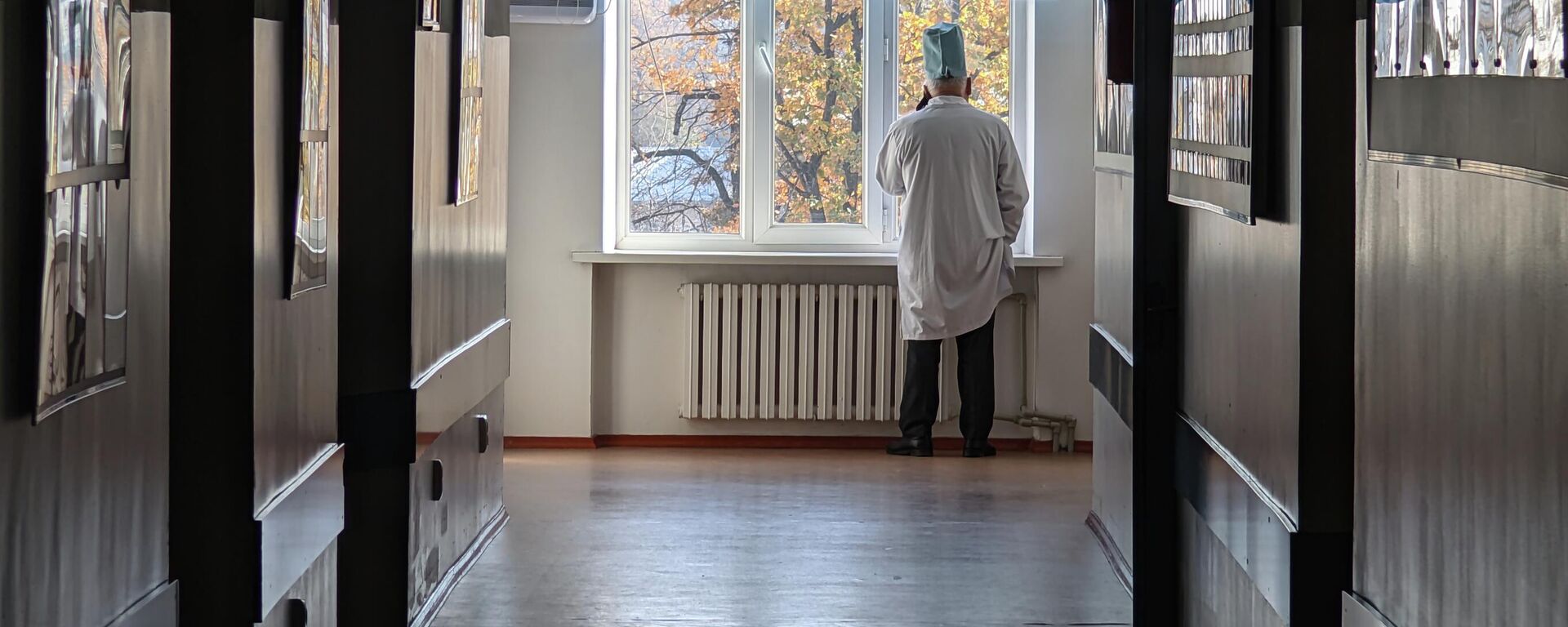 Бишкектеги оорукананын дарыгери. Архив - Sputnik Кыргызстан, 1920, 20.11.2025