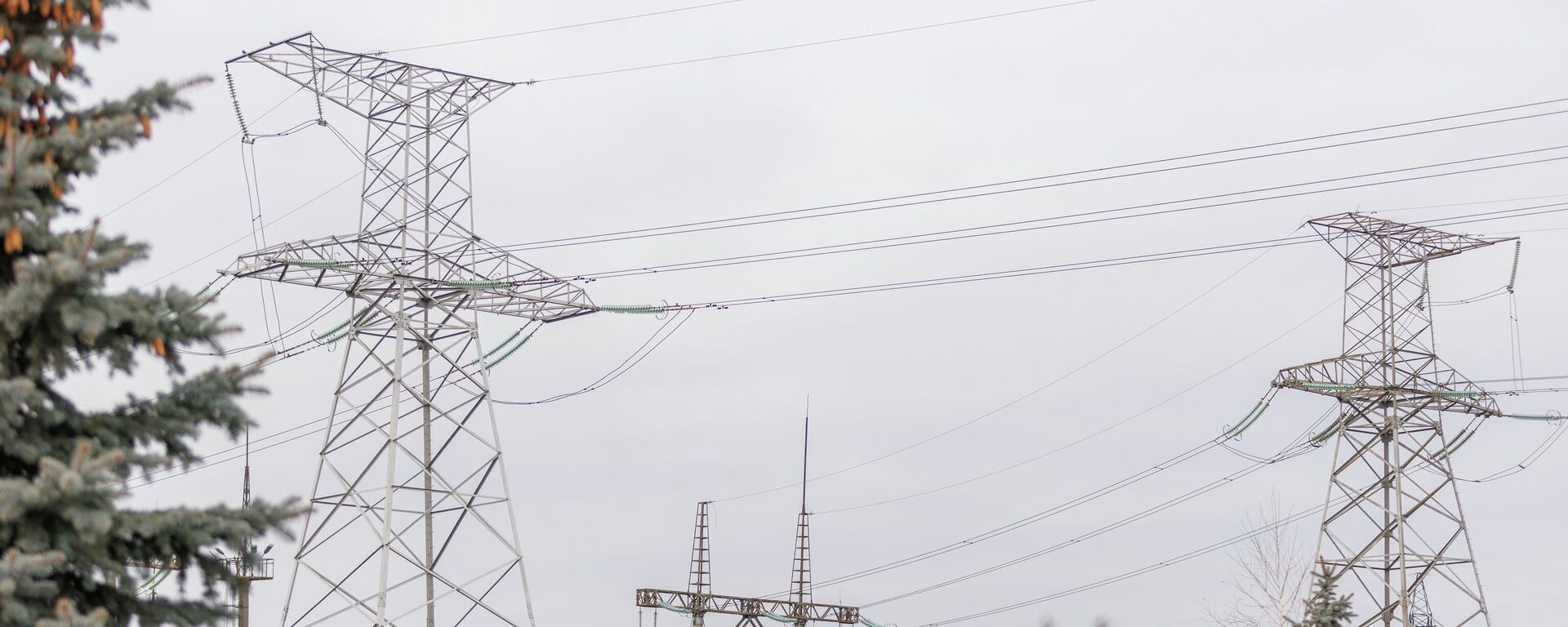 Линии электропередач. Архивное фото - Sputnik Кыргызстан, 1920, 23.10.2025