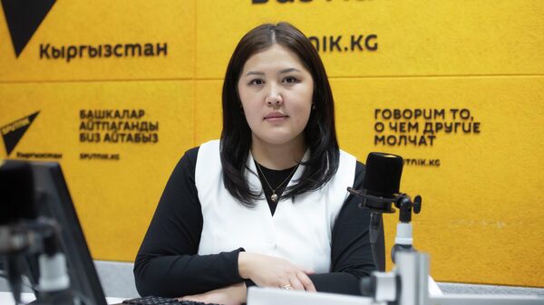 Суу ресурстары, айыл чарба жана кайра иштетүү өнөр жайы министрлигинин Өсүмдүктөрдү химиялаштыруу, коргоо жана карантин департаментинин агрохимия бөлүмүнүн башчысы Гүлзар Султанбек кызы - Sputnik Кыргызстан