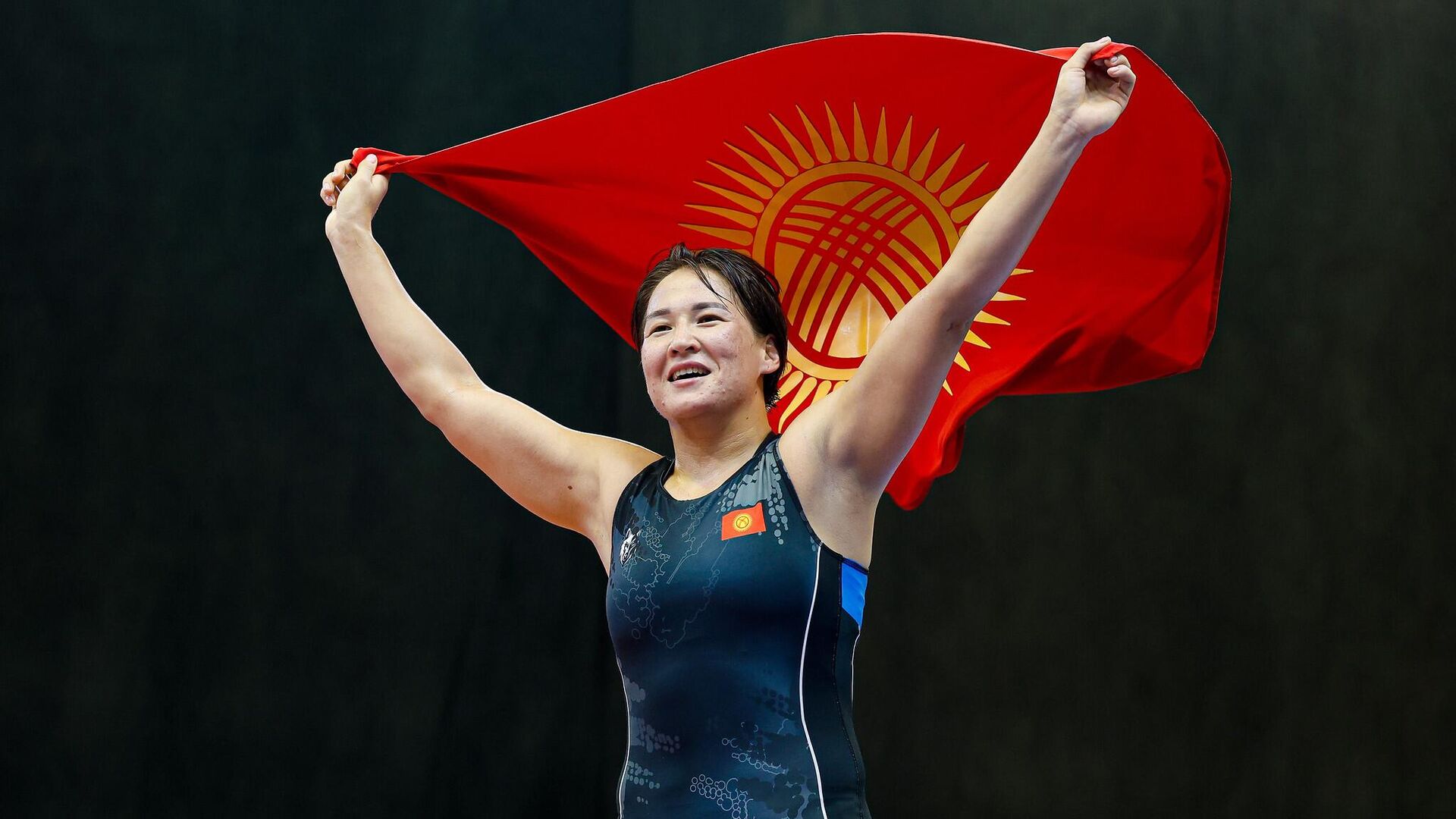 Порно қалыңдықты мәжбүрледі