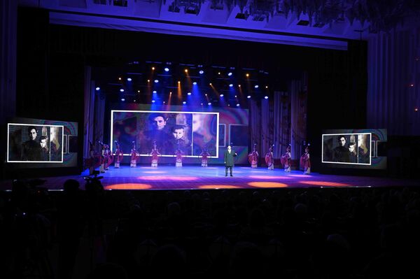 Жусуп Баласагын атындагы Кыргыз улуттук университетинин 100 жылдыгына арналган программадан үзүндү - Sputnik Кыргызстан