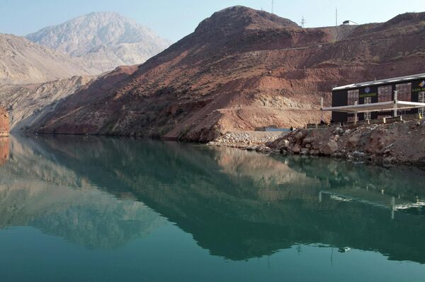 Через два с половиной года Кыргызстан не будет импортировать электроэнергию, заявил президент Садыр Жапаров - Sputnik Кыргызстан