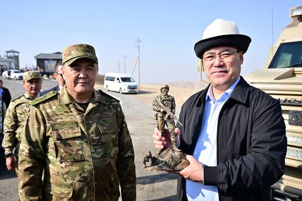 Президент напомнил, что в Кыргызстане специализированная служба по борьбе с терроризмом была сформирована 27 октября 1992 года - Sputnik Кыргызстан