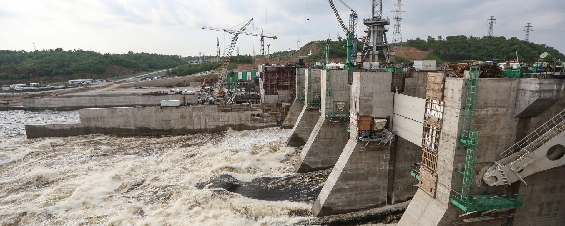 Строительство гидроэлектростанции. Архивное фото - Sputnik Кыргызстан, 1920, 28.10.2025