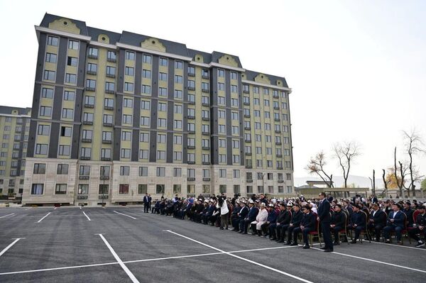 Он сообщил, что уставный капитал Государственной ипотечной компании за 10 лет увеличился с 10 миллионов до 87,5 миллиарда сомов - Sputnik Кыргызстан