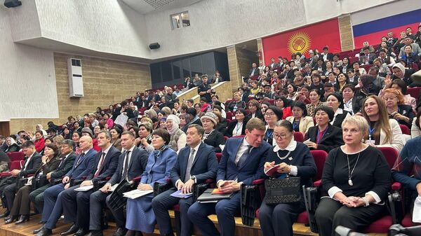 III Форум руководителей школ Кыргызстана в Бишкеке - Sputnik Кыргызстан