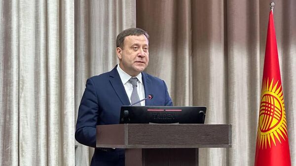 Россотрудничествонун жетекчисинин орун басары Павел Шевцов Кыргызстандын мектеп директорлорунун III форумунун ачылышында  - Sputnik Кыргызстан