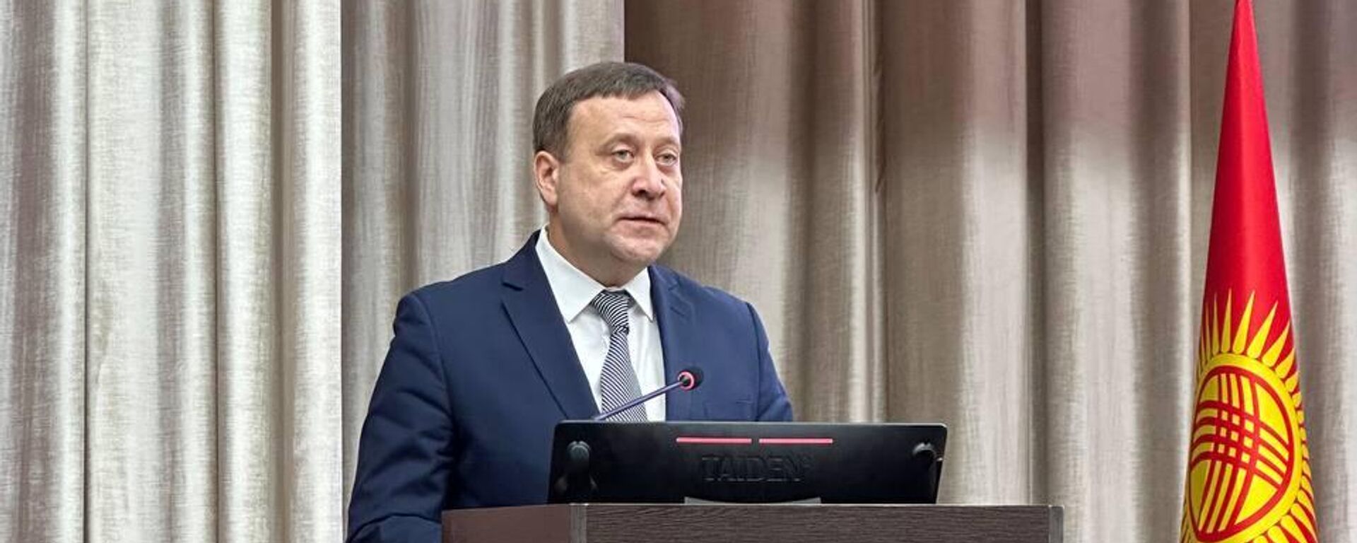 Заместитель руководителя Россотрудничества Павел Шевцов на открытии III Форума руководителей школ КР - Sputnik Кыргызстан, 1920, 29.10.2025