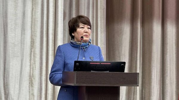 Агартуу министри Догдуркүл Кендирбаева мектеп директорлорунун III форумунун ачылышында - Sputnik Кыргызстан