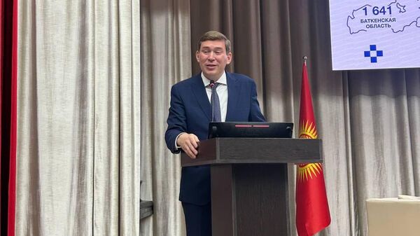 Россотрудничествонун өкүлчүлүгүнүн жетекчиси Альберт Зульхарнеев Бишкекте өтүп жаткан мектеп директорлорунун III форумунда  - Sputnik Кыргызстан