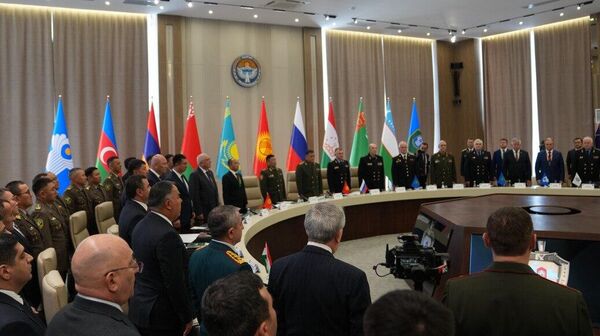 Манаста КМШнын Чек ара аскерлеринин командачылар кеңешинин отуруму өтүүдө - Sputnik Кыргызстан