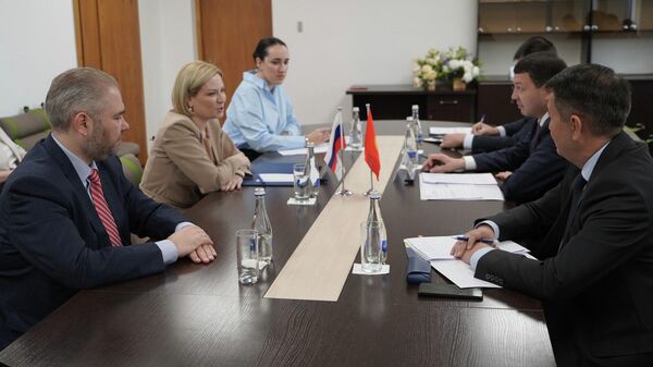 Россия менен Кыргызстандын маданият министрлери жолукту - Sputnik Кыргызстан