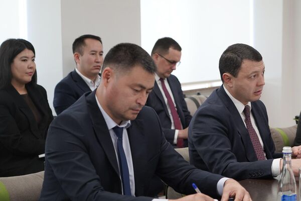 Министр Мамбеталиев Кыргызстан менен Россияны орток тарых гана эмес, жалпы руханий мейкиндик да байланыштырып турарын айткан - Sputnik Кыргызстан