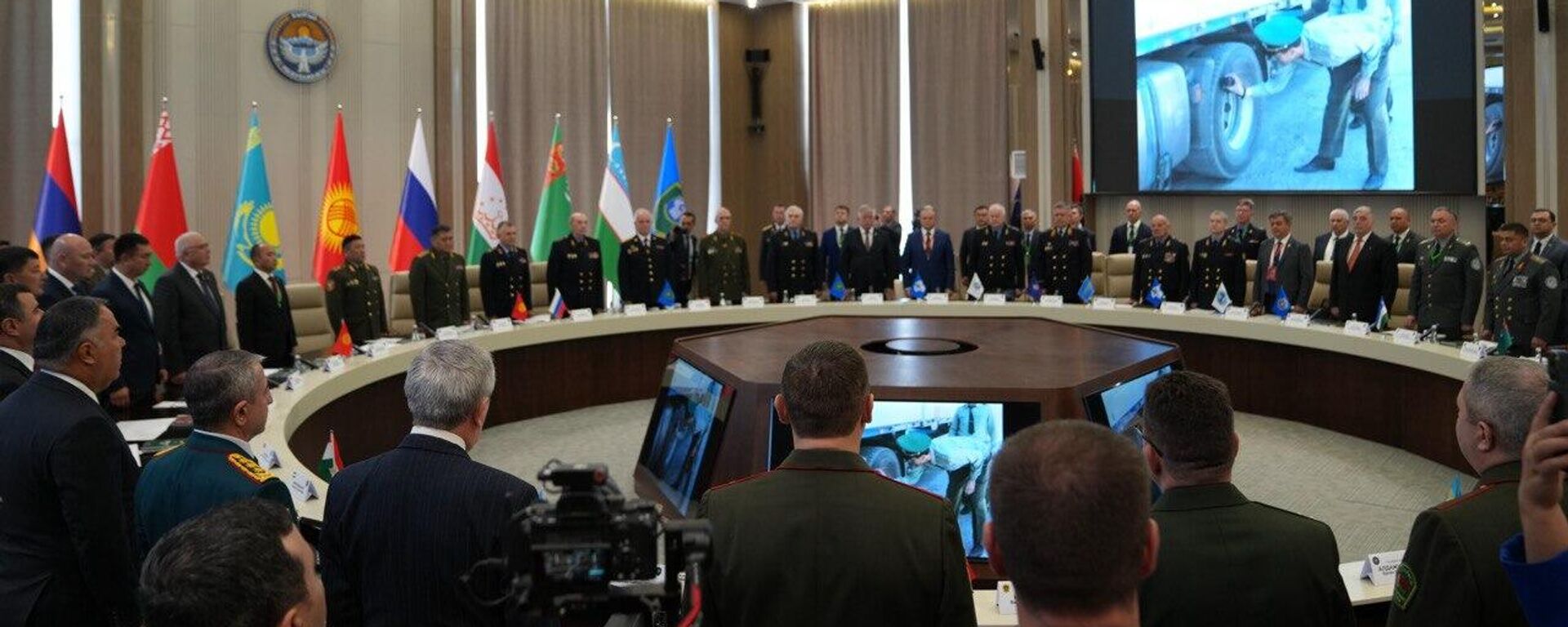 Манаста КМШ чек арачыларынын 91-жыйыны өттү. Видео - Sputnik Кыргызстан, 1920, 30.10.2025