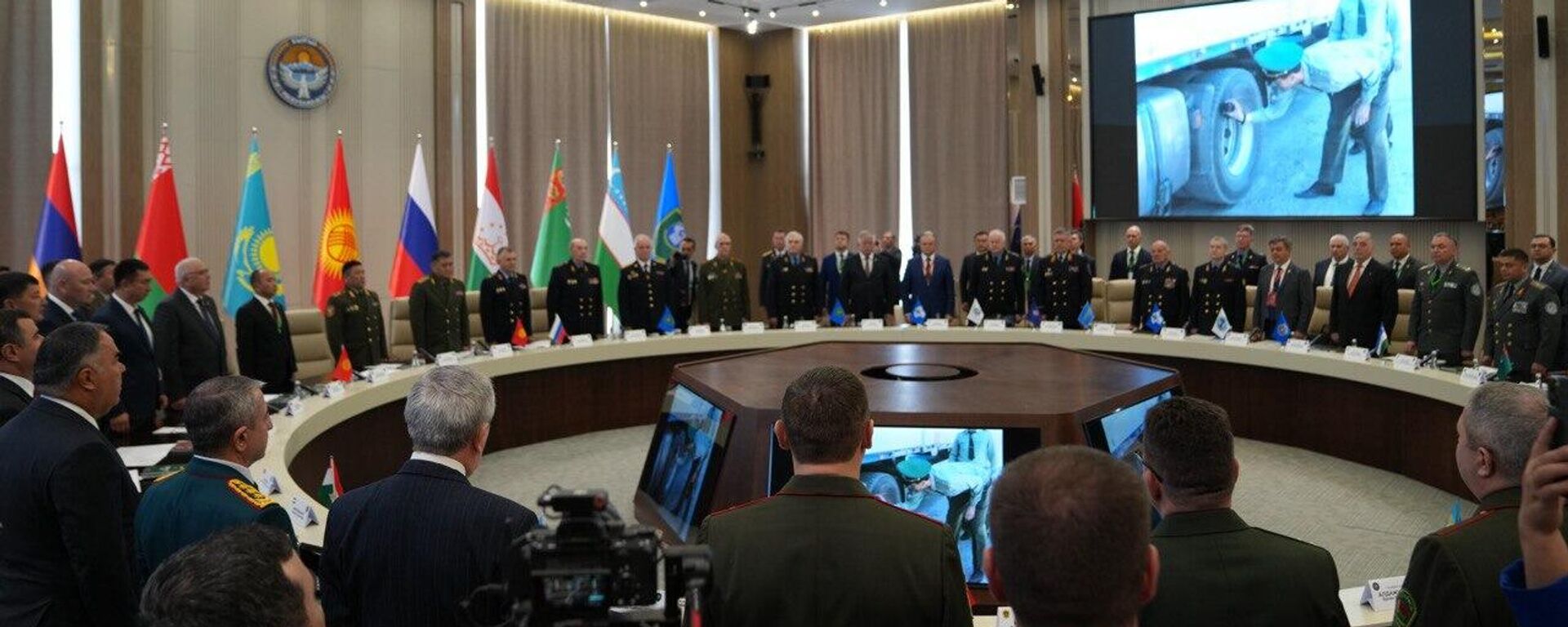 Как в Манасе прошло заседание Совета командующих погранвойсками стран СНГ. Видео - Sputnik Кыргызстан, 1920, 30.10.2025
