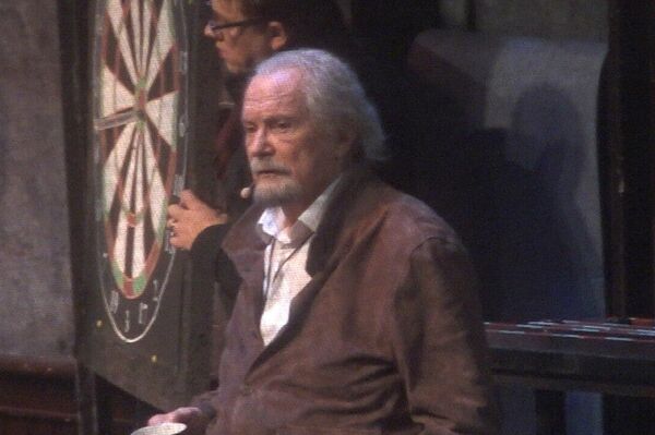 Выдающийся российский кинорежиссер был одним из главных действующих лиц на сцене - Sputnik Кыргызстан