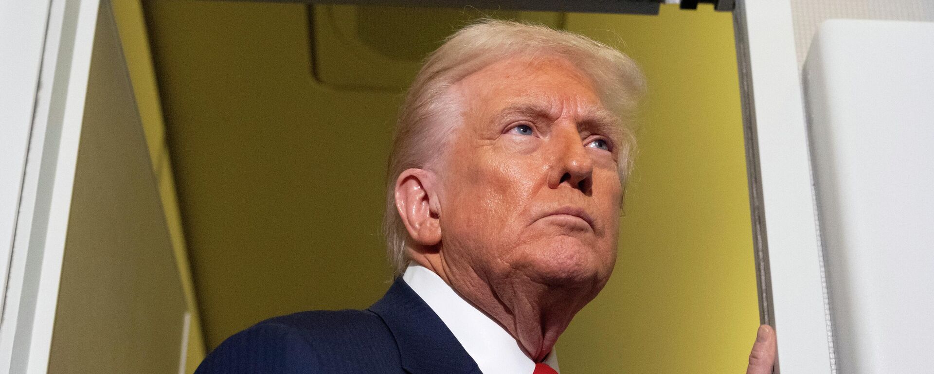 Президент США Дональд Трамп - Sputnik Кыргызстан, 1920, 31.10.2025