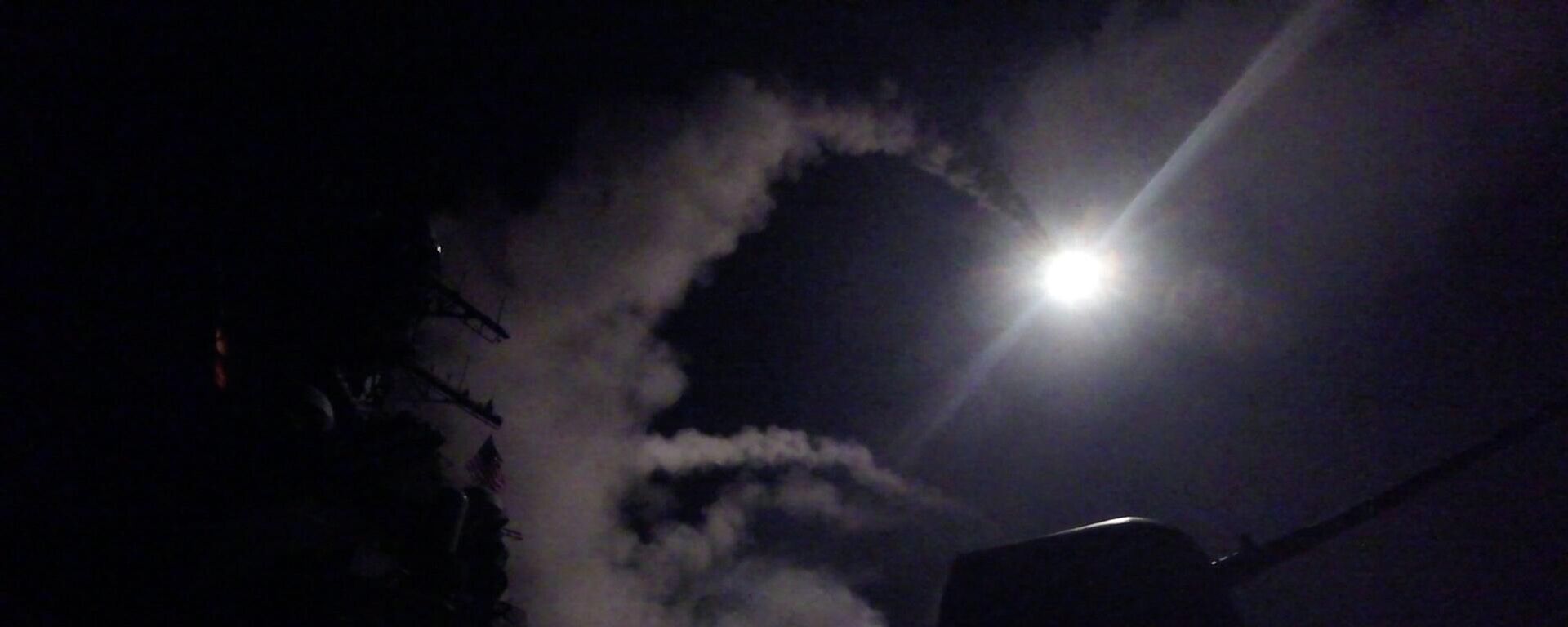 Томагавк канаттуу ракетасынын учурулушу. Архив - Sputnik Кыргызстан, 1920, 01.11.2025