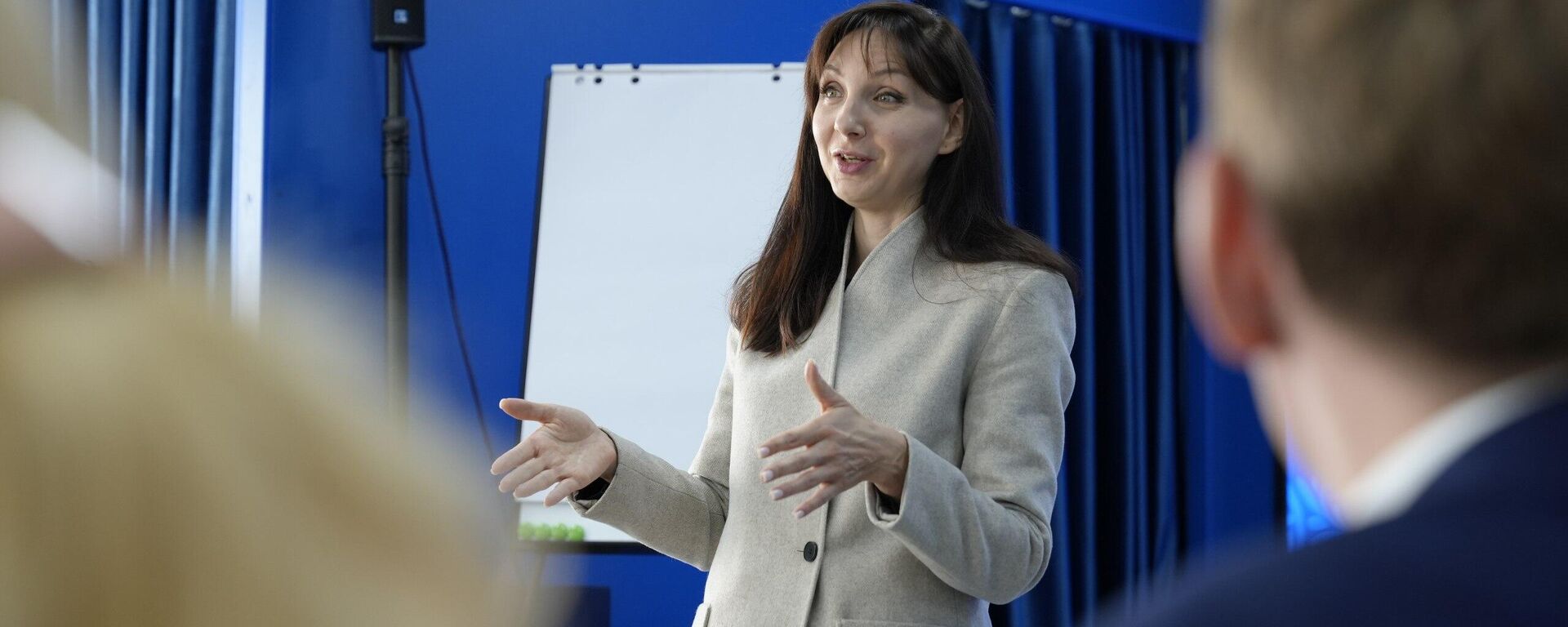 Билим берүү программалары департаментинин жетекчиси Екатерина Дынник - Sputnik Кыргызстан, 1920, 01.11.2025