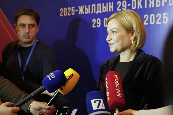 Министр культуры России Ольга Любимова в приветственном слове на церемонии открытия фестиваля российского кино &quot;Кыргызстан-2025&quot; отметила, что все отобранные для него киноленты &quot;укрепят двусторонний диалог в сфере кинематографии на благо наших народов&quot;  - Sputnik Кыргызстан