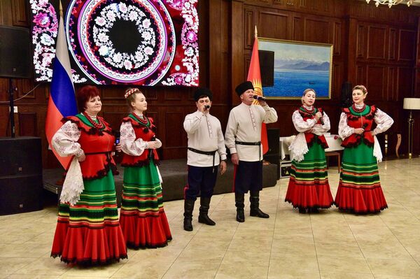 Концертная программа по случаю Дня народного единства - Sputnik Кыргызстан