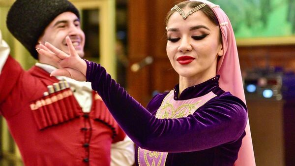 Бишкекте Россиянын Элдик биримдик күнү белгиленди - Sputnik Кыргызстан