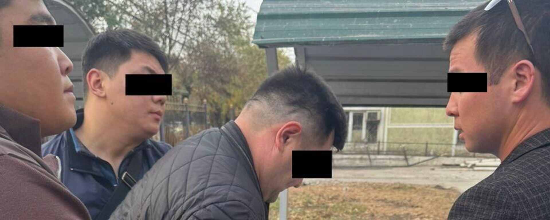 Задержание адвоката, подозреваемого в мошенничестве, в Оше - Sputnik Кыргызстан, 1920, 05.11.2025