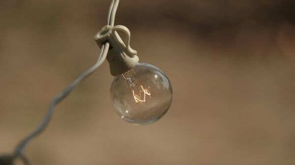 Лампочка накаливания. Иллюстративное фото - Sputnik Кыргызстан