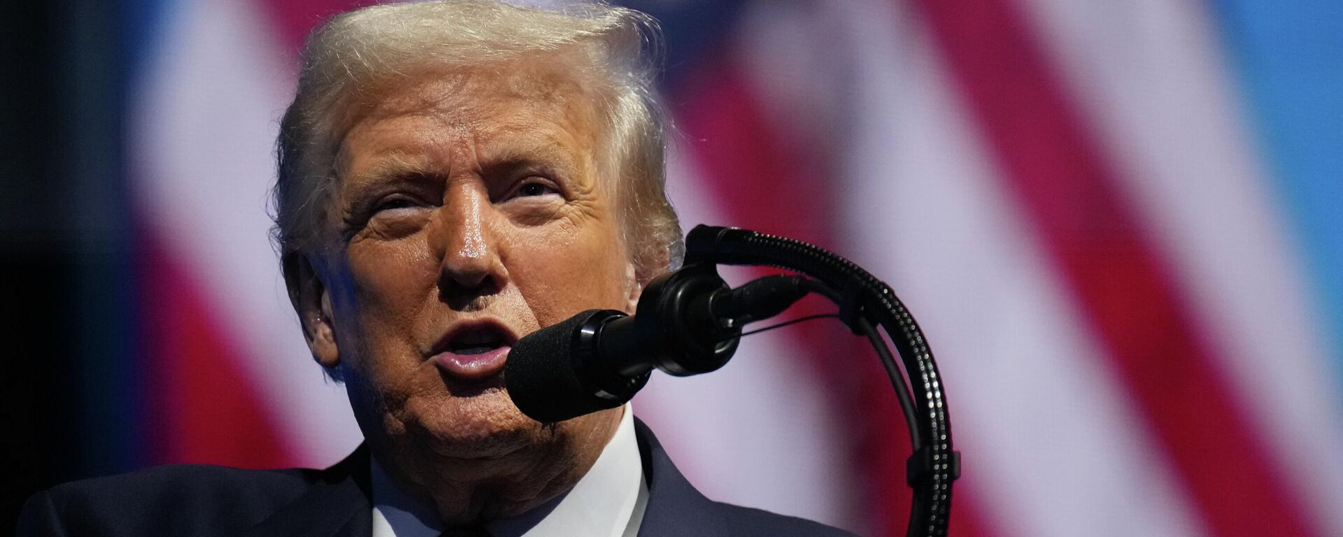 Президент США Дональд Трамп - Sputnik Кыргызстан, 1920, 06.11.2025