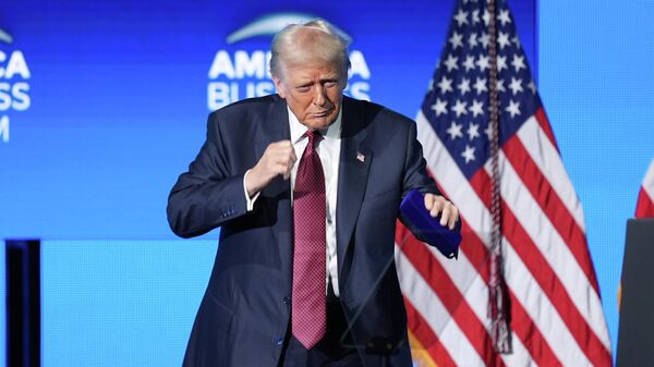 Президент США Дональд Трамп - Sputnik Кыргызстан