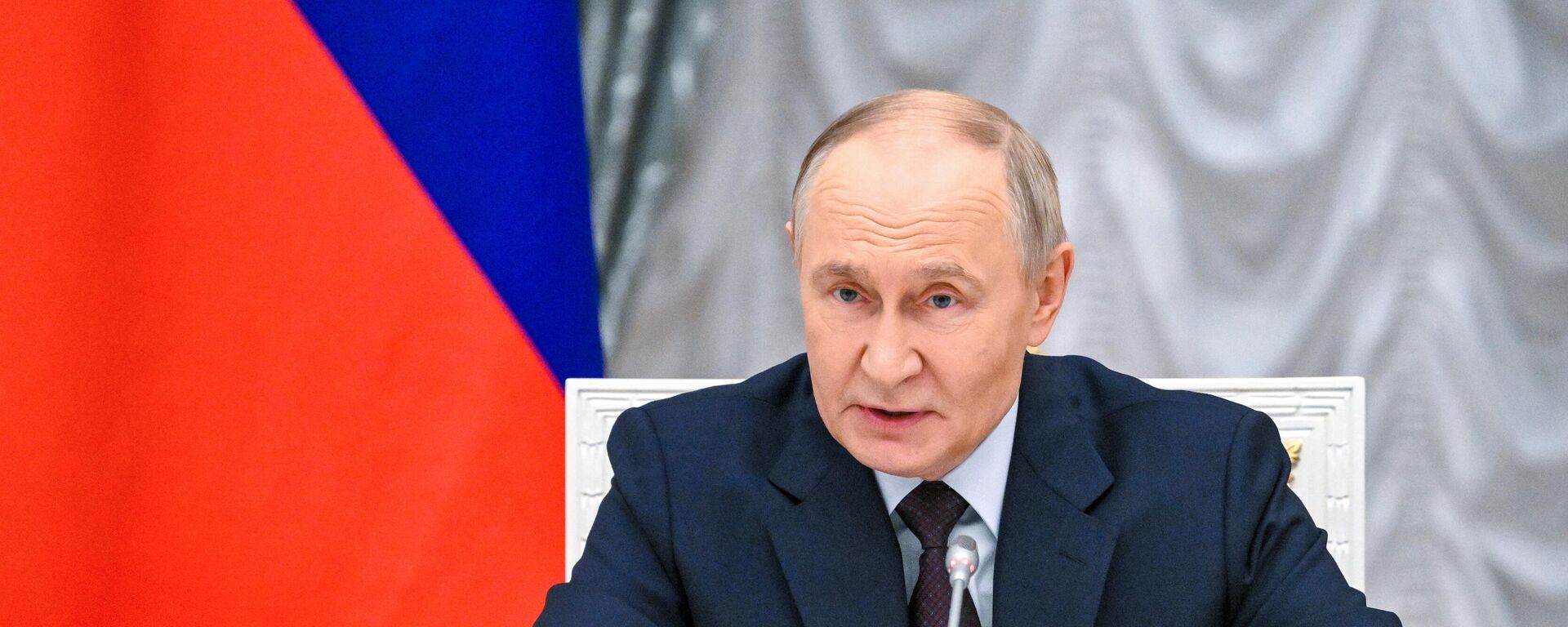 РФ президенти Владимир Путин - Sputnik Кыргызстан, 1920, 06.11.2025