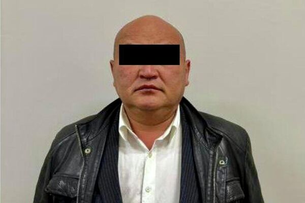 Один из них вымогал у владельца предприятия 2 тысячи долларов, а второй — 27 тысяч сомов переводом через мобильное приложение - Sputnik Кыргызстан