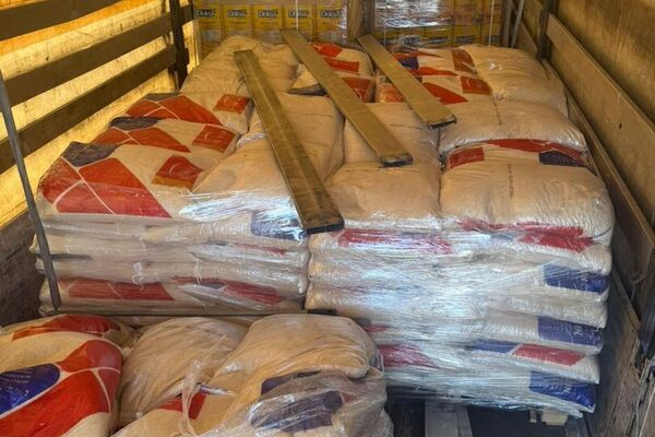 Кыргызстан президент Садыр Жапаровдун тапшырмасы менен Сирия Араб Республикасына 150 тоннадан ашуун гуманитардык жардам жеткирди - Sputnik Кыргызстан