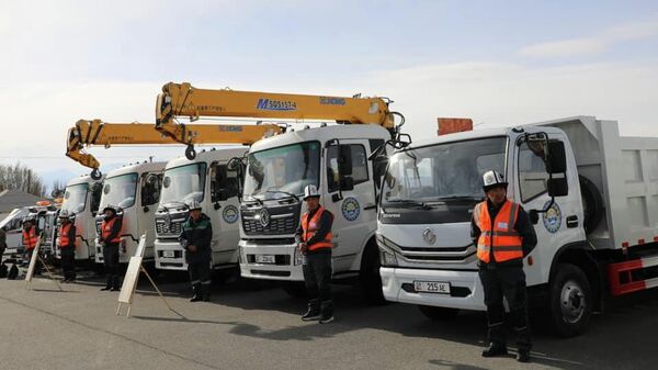 Передача коммунальным службам Балыкчи новой техники на сумму 100 миллионов сомов - Sputnik Кыргызстан