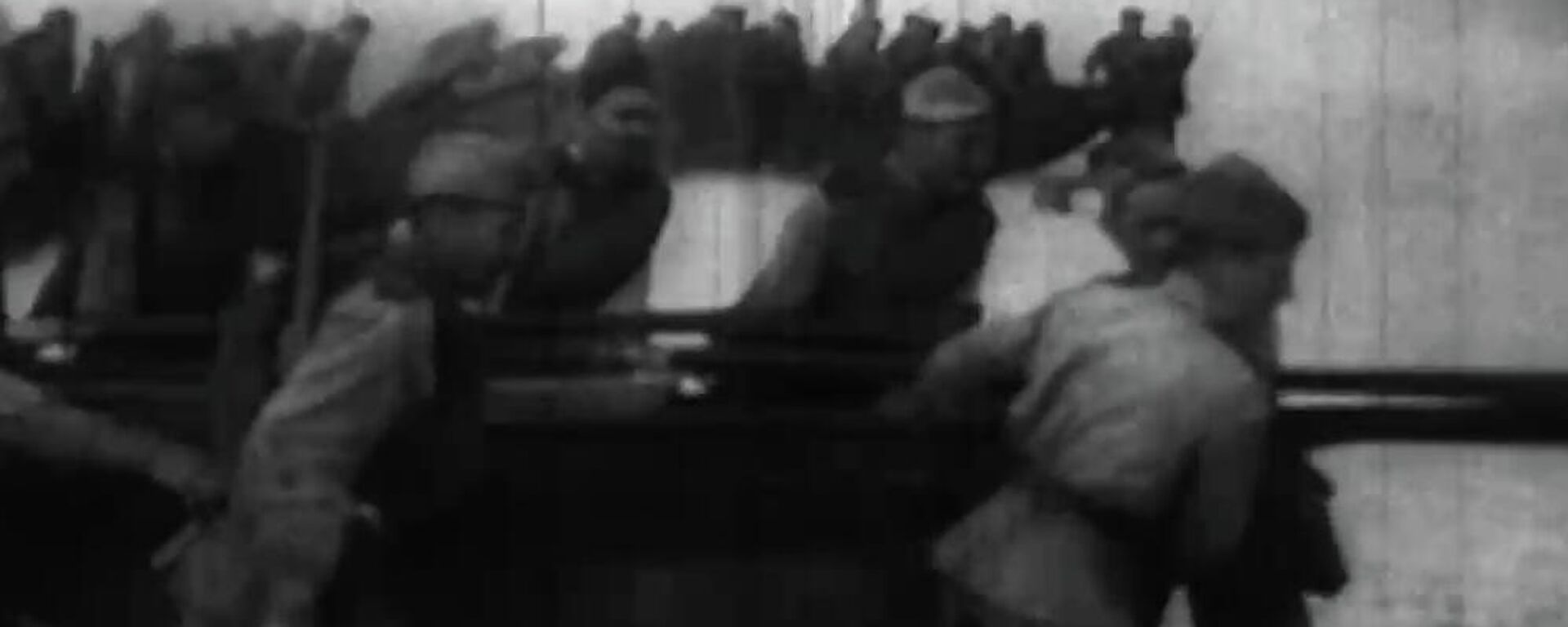 82 жыл мурда Киевди советтик жоокерлер фашисттерден бошоткон. Видео - Sputnik Кыргызстан, 1920, 06.11.2025