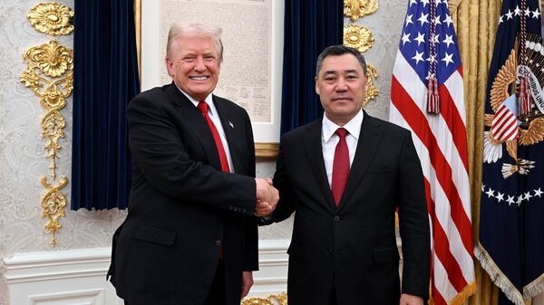 Садыр Жапаров Вашингтондо Дональд Трамп менен жолукту - Sputnik Кыргызстан
