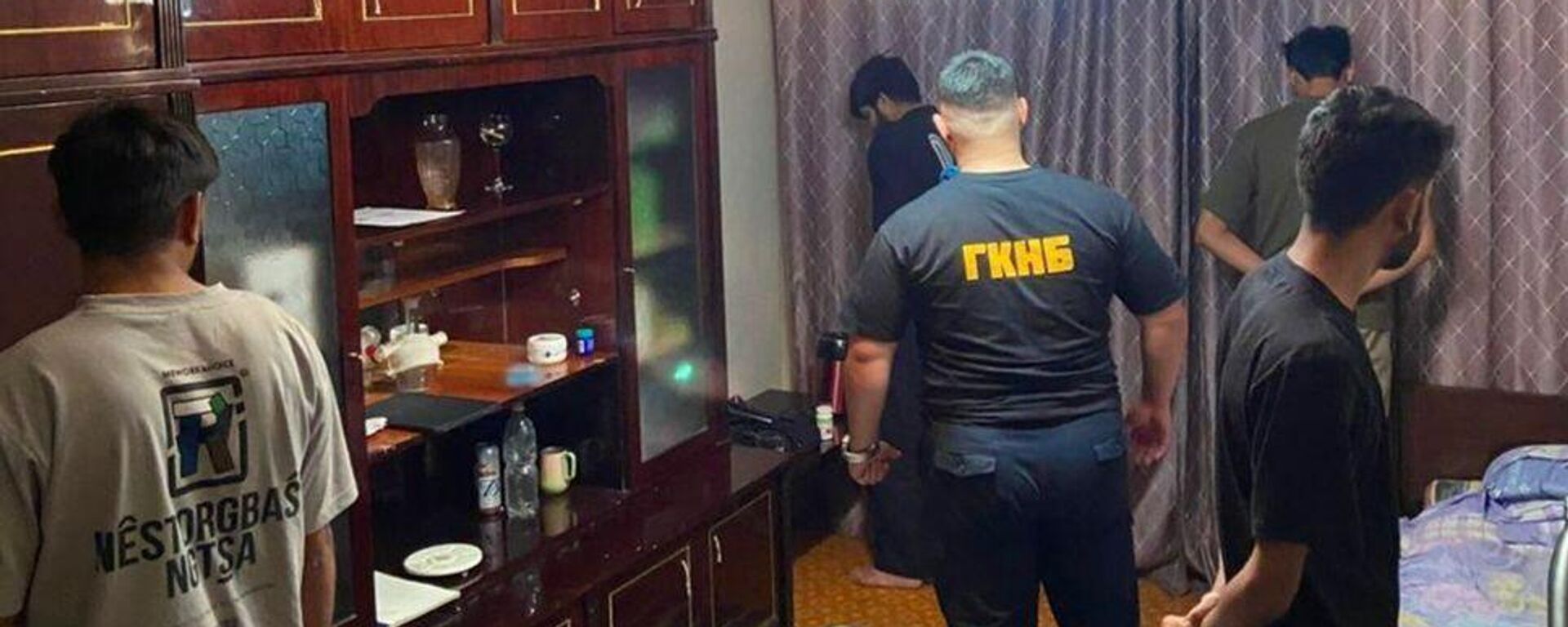 Задержание иностранных студента, сбываюших наркотики в Бишкеке - Sputnik Кыргызстан, 1920, 08.11.2025